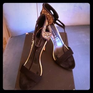 Steve Madden Blk &  Gold heel sandals